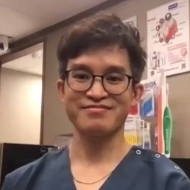 謝均燿牙醫